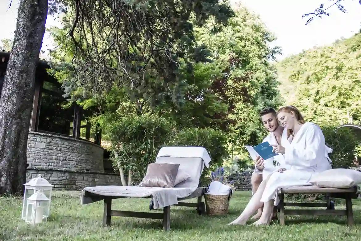 coppia relax giardino termale